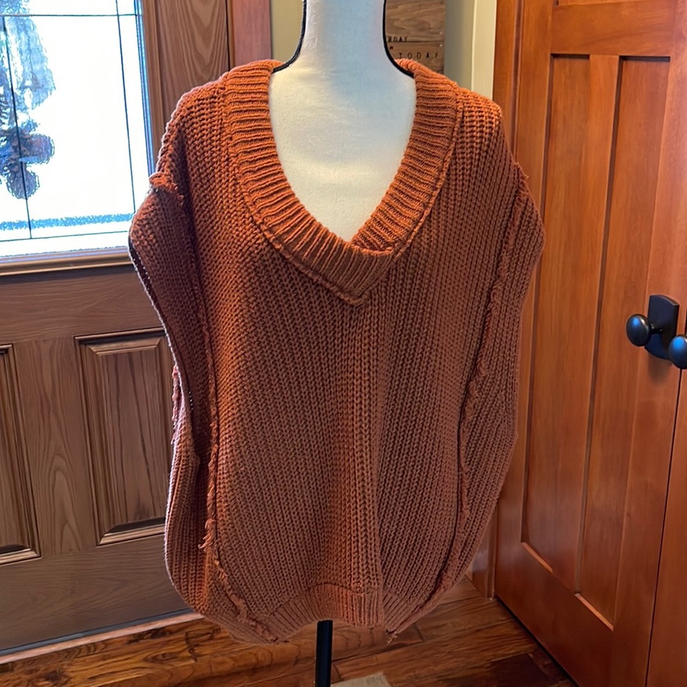 Free People Vest. XS sweater oversized.